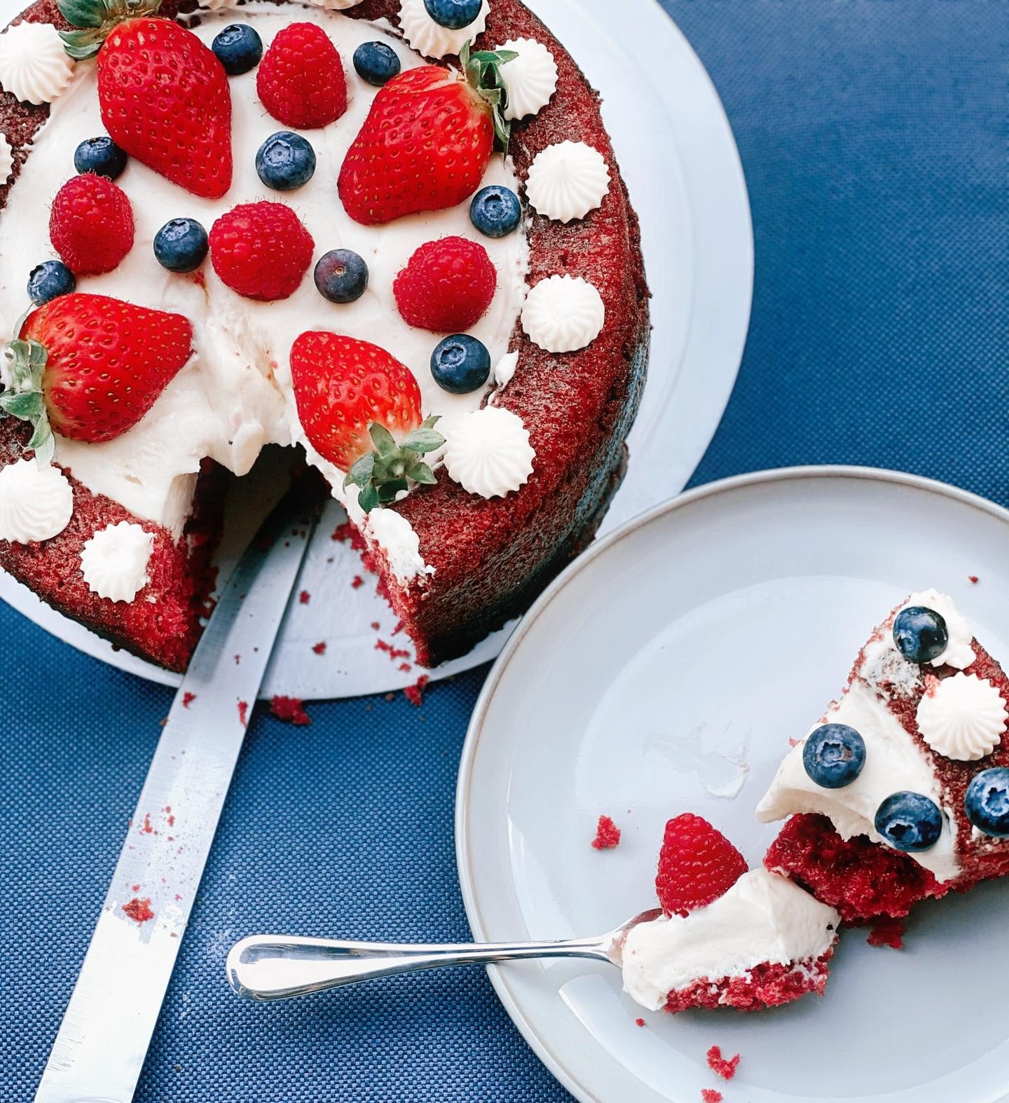 Pool Cake - Red Velvet