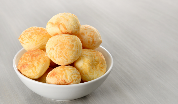 Pães de Queijo Artesanais, o sabor do Brasil em Oeiras!