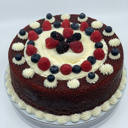 Pool Cake de Red Velvet e Frutos