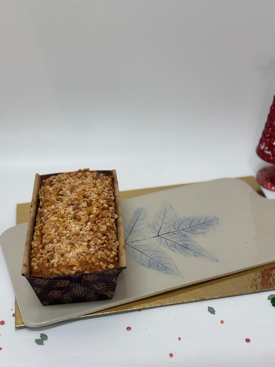 Caseirinho Laranja e Amêndoas na Tábua de Servir