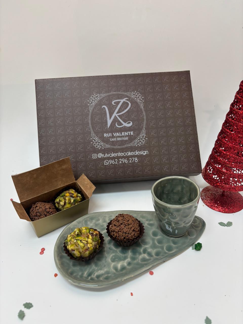 Brigadeiros no Serviço de Café, Dedadas Gris